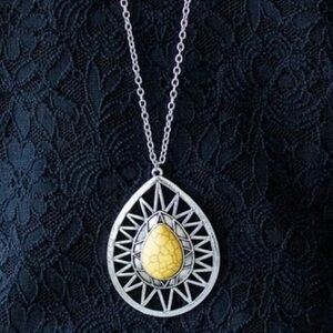 Paparazzi SUMMER SUNBEAM - Silver and Yellow Pendant Necklace